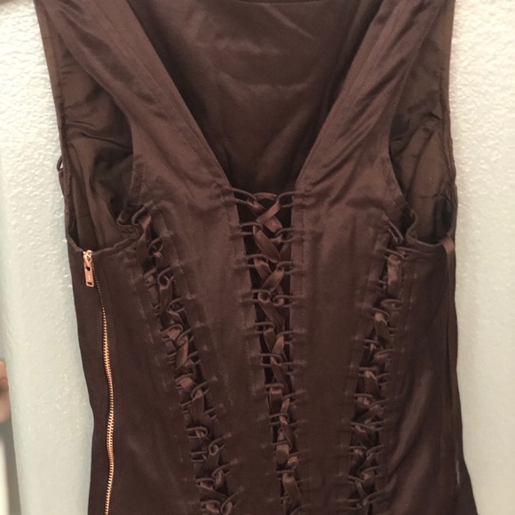 Adorable black camisole shirt that pulls you in - Picture 3 of 5